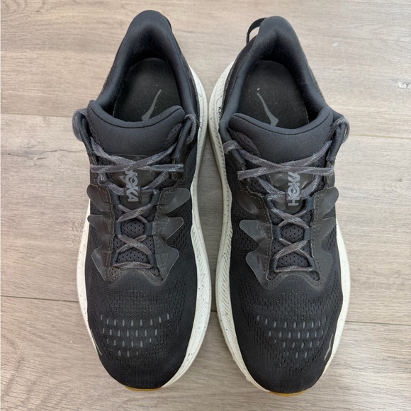 Athletic_Shoes